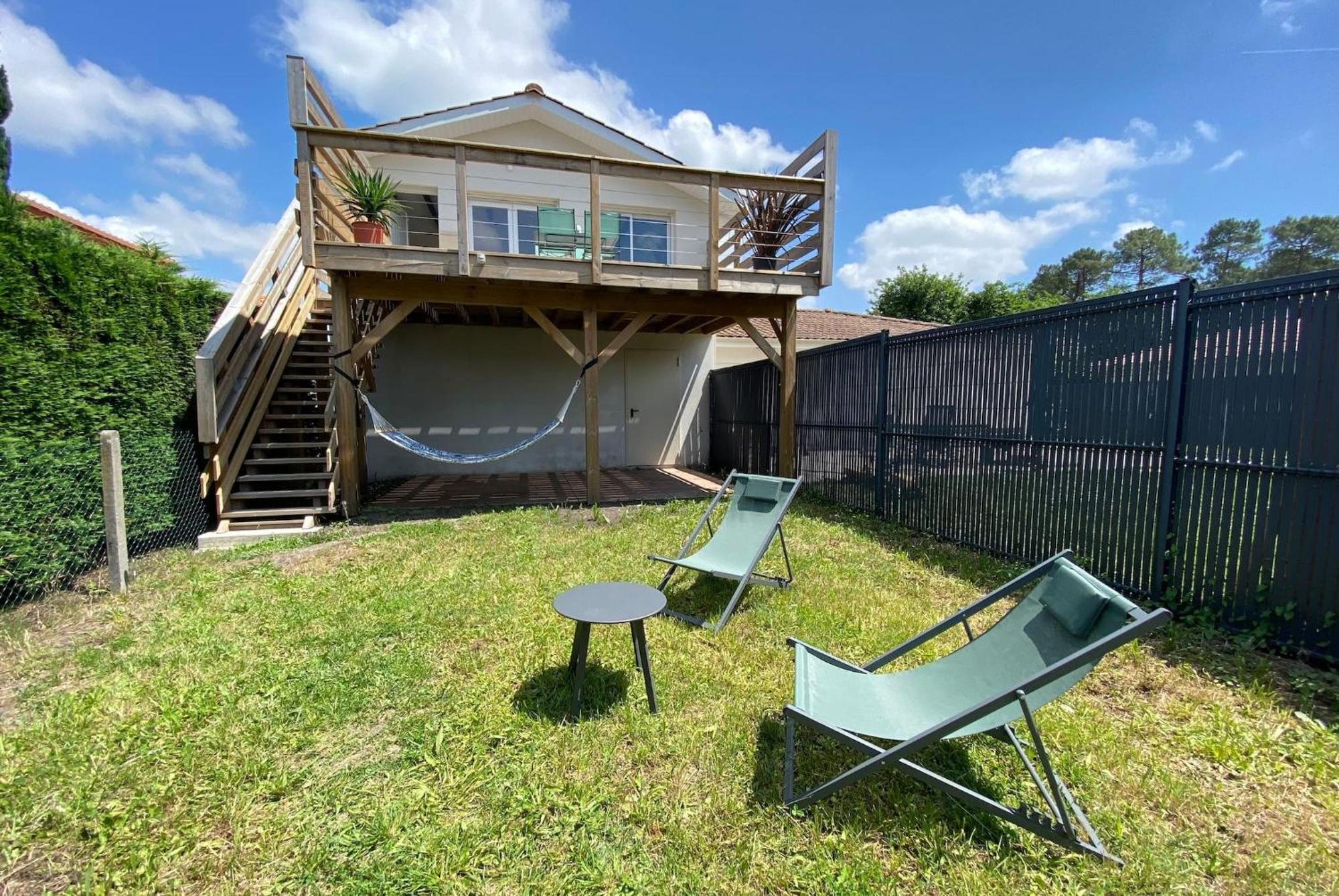 Appartement Des Pignons A Lege Bourg Exterior photo